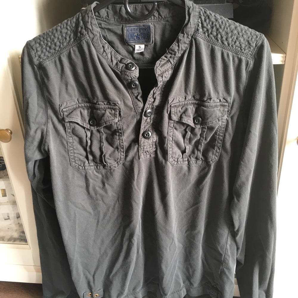 Men’s small converse gray long sleeve shirt